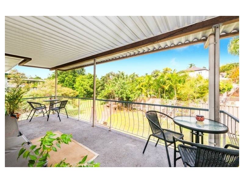 182 Sterculia Avenue, Holland Park West QLD 4121
