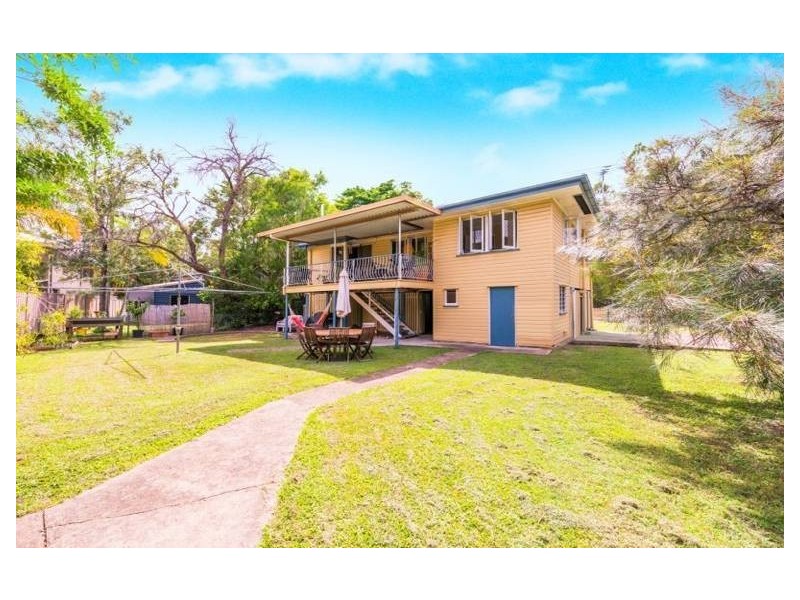 182 Sterculia Avenue, Holland Park West QLD 4121