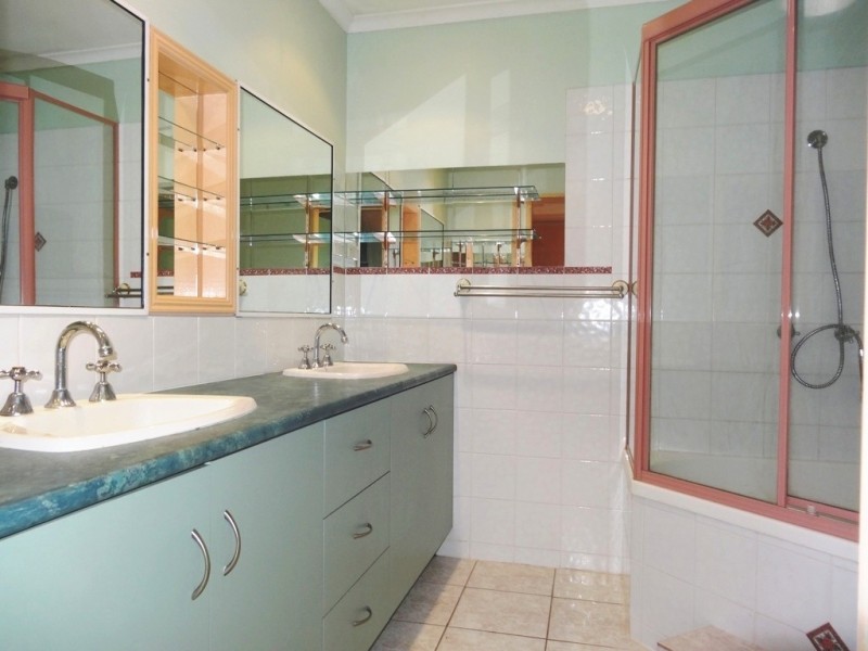 26 Wenlock Cresent, Springwood QLD 4127