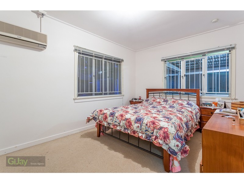 42 Wemvern Street, Upper Mount Gravatt QLD 4122