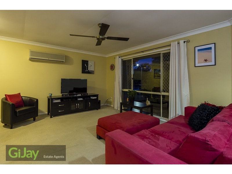 19 Madau Street, Mansfield QLD 4122