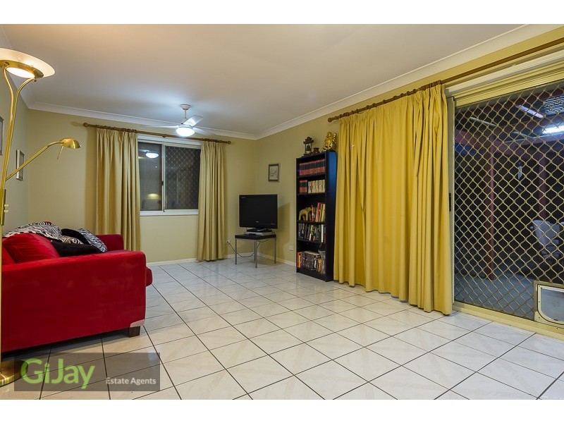 19 Madau Street, Mansfield QLD 4122