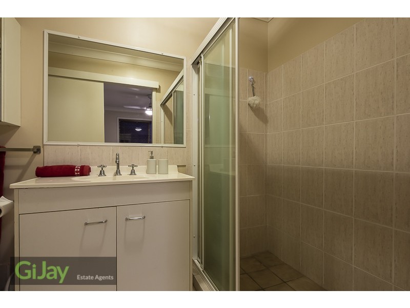 19 Madau Street, Mansfield QLD 4122