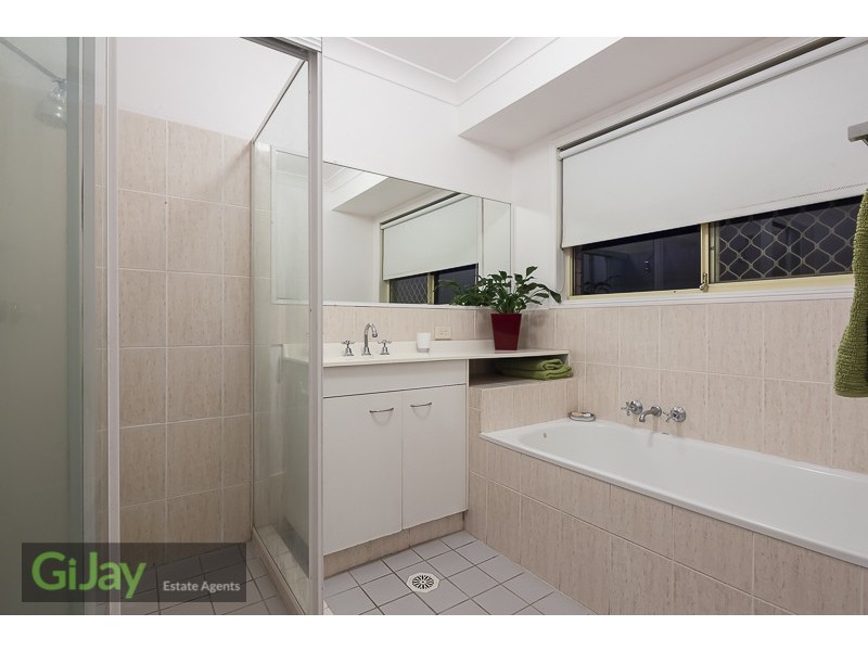 19 Madau Street, Mansfield QLD 4122