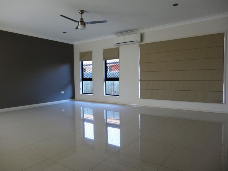 29 Orangetip Crescent, Calamvale QLD 4116