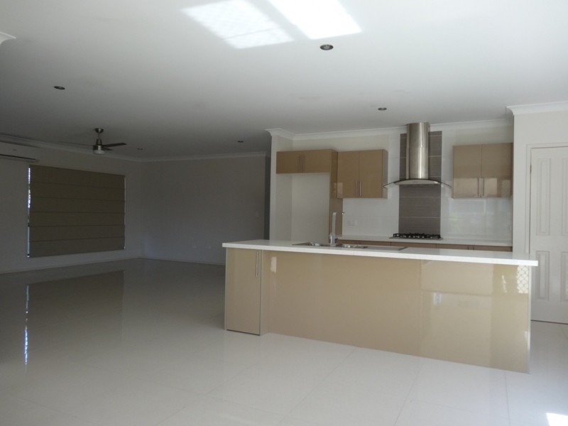 29 Orangetip Crescent, Calamvale QLD 4116