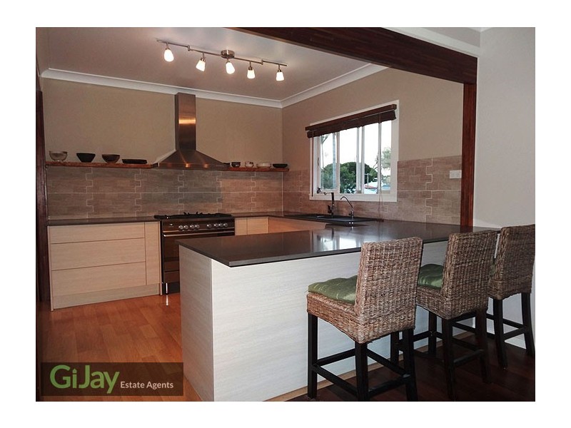 10 Perkins St, Upper Mount Gravatt QLD 4122