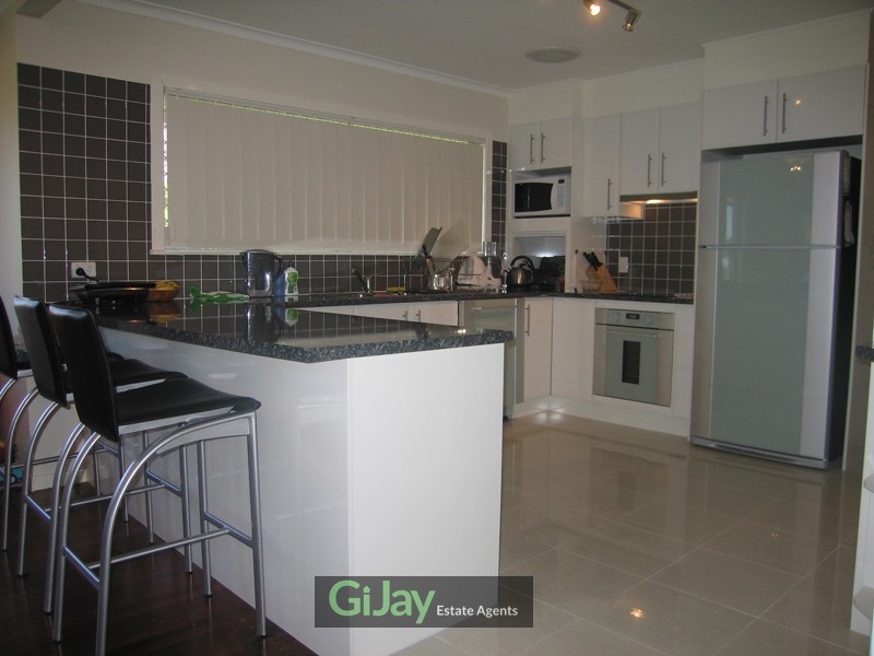 9 Taroom Street, Wishart QLD 4122