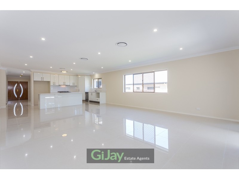 63 Tuckett Rd, Salisbury QLD 4107