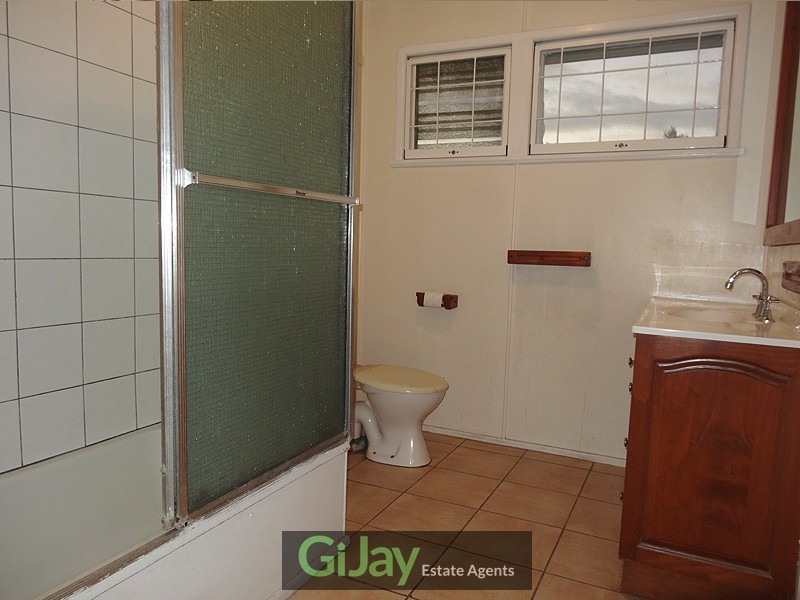 3 Burgess St, Salisbury QLD 4107