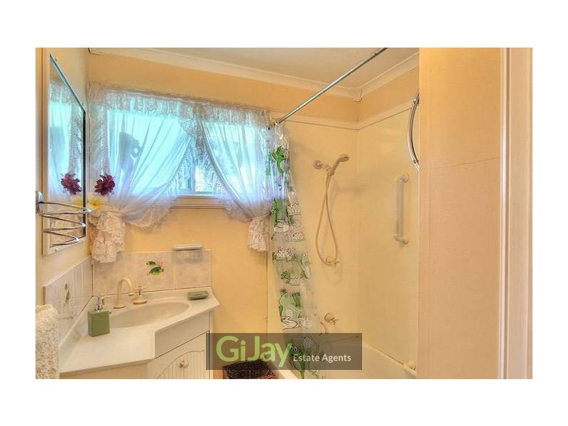 128 Mayes Ave, Kingston QLD 4114