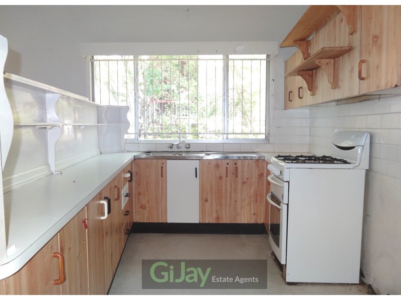 9 Stanley Tce, Taringa QLD 4068