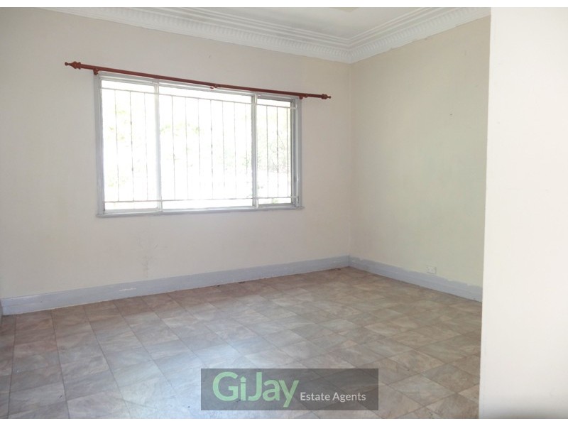 9 Stanley Tce, Taringa QLD 4068