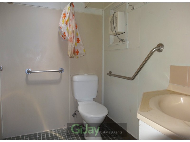 9 Stanley Tce, Taringa QLD 4068