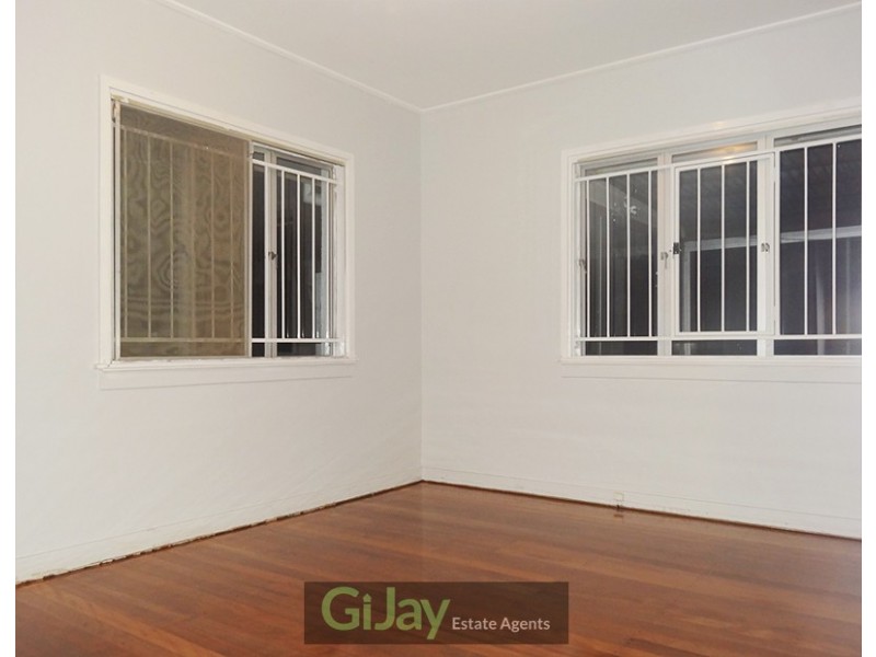 42 Wemvern St, Upper Mount Gravatt QLD 4122