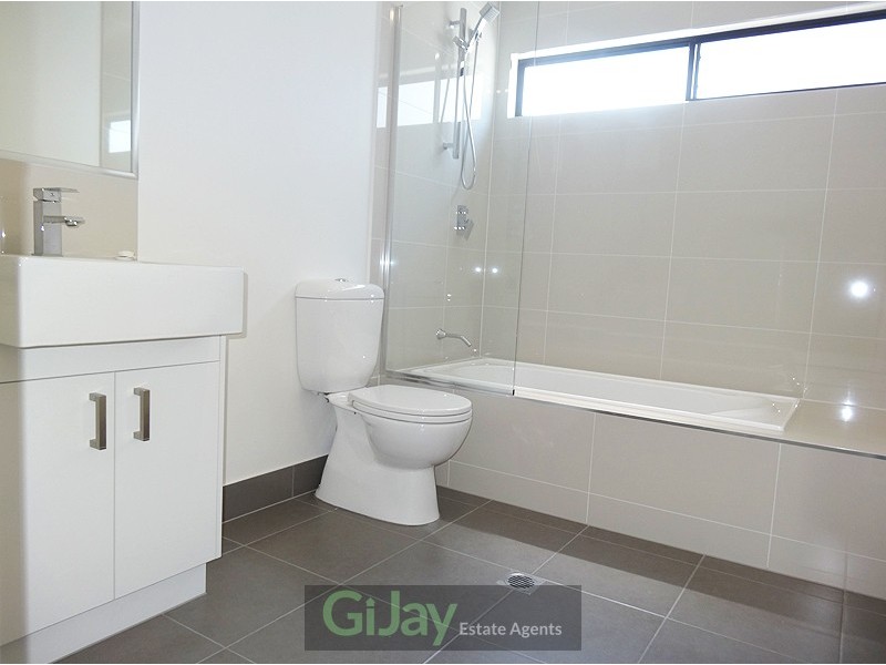 2/18 East Street, Camp Hill QLD 4152