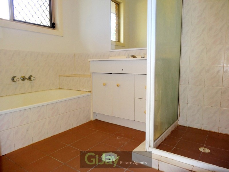 136 Ewing Rd, Woodridge QLD 4114