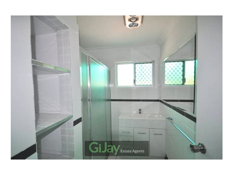 9 Oakdale St, Browns Plains QLD 4118