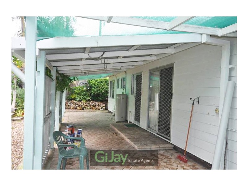 9 Oakdale St, Browns Plains QLD 4118