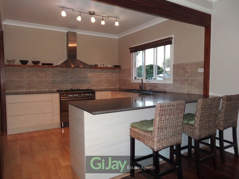 10 Perkins St, Upper Mount Gravatt QLD 4122