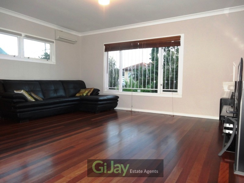 10 Perkins St, Upper Mount Gravatt QLD 4122