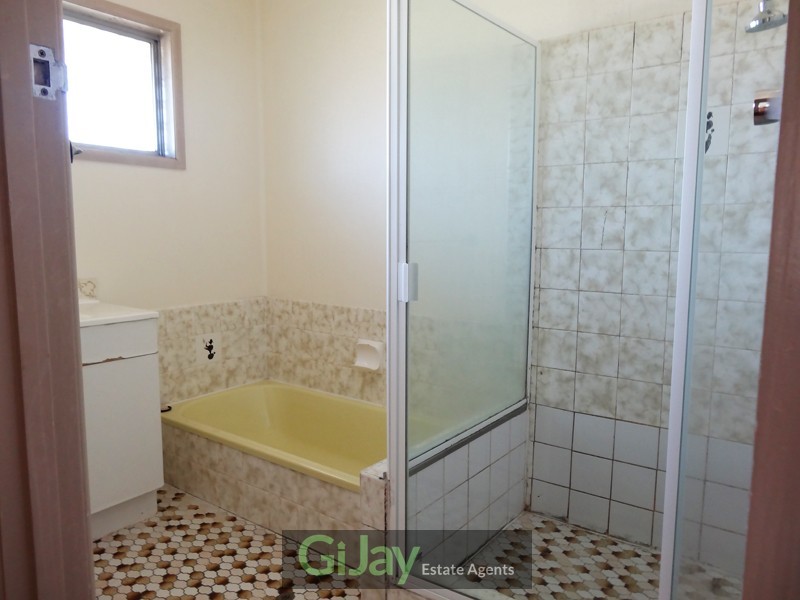 523 Mains Rd, Macgregor QLD 4109