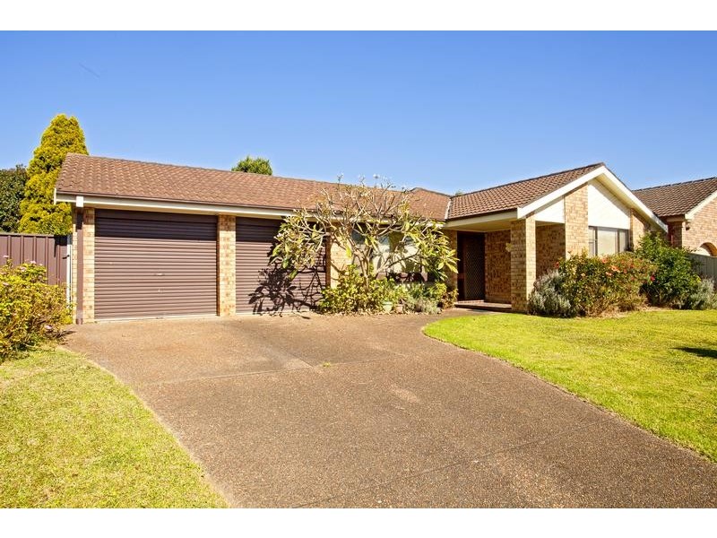 4 Banbury Crescent, Chipping Norton NSW 2170