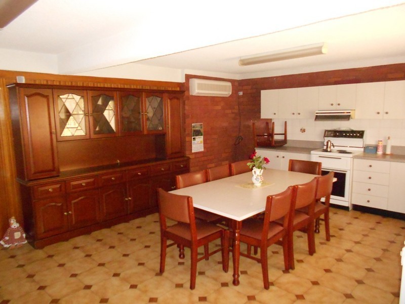 15 HILLCREST AVENUE, Moorebank NSW 2170