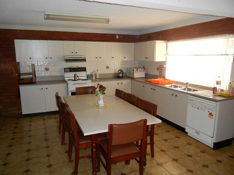15 HILLCREST AVENUE, Moorebank NSW 2170