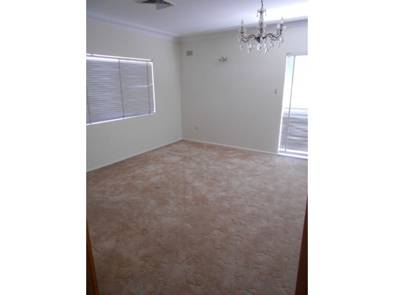 15 HILLCREST AVENUE, Moorebank NSW 2170