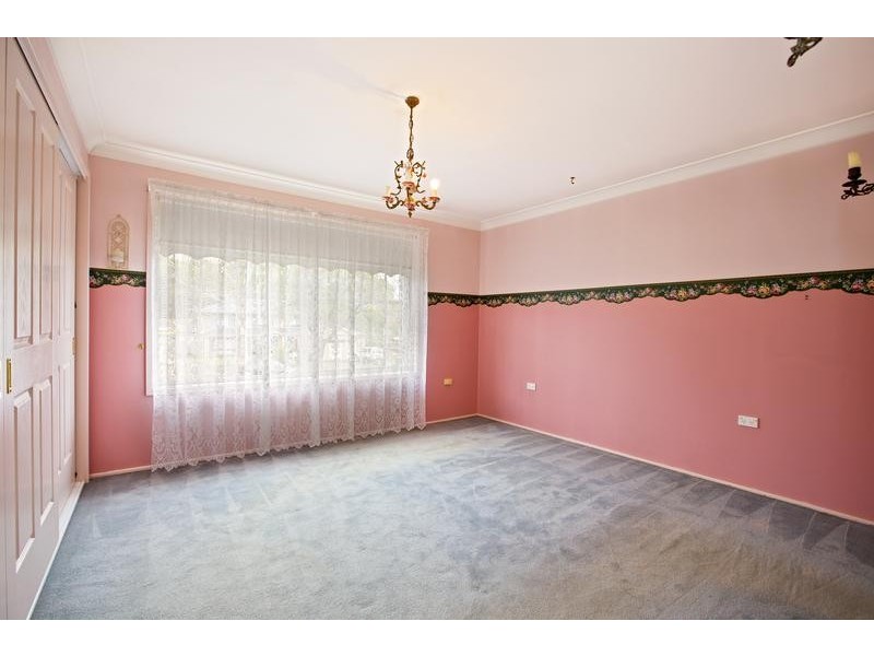 8 Dening Close, Chipping Norton NSW 2170