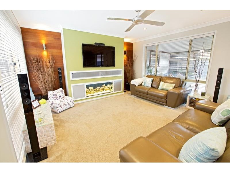 22 Bungonia Court, Wattle Grove NSW 2173