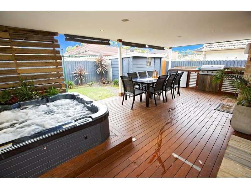 22 Bungonia Court, Wattle Grove NSW 2173