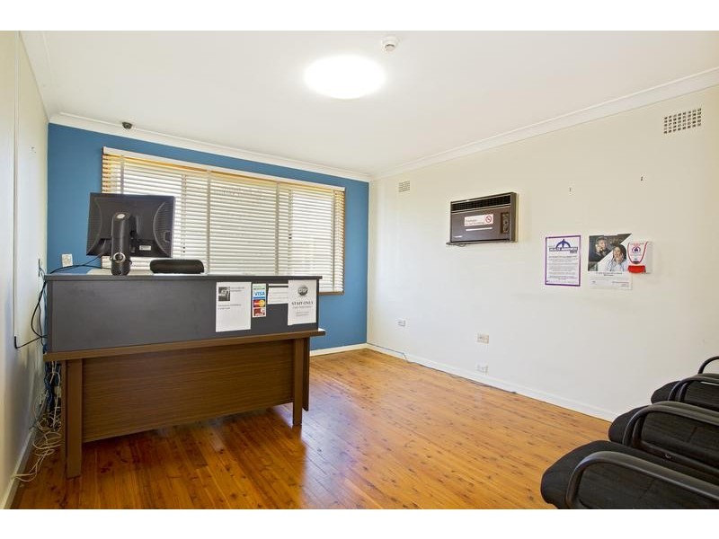 5 Stockton Ave, Moorebank NSW 2170
