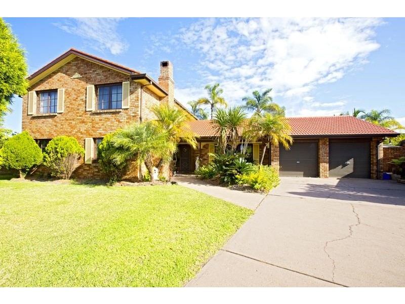 4 Hinton Pl, Chipping Norton NSW 2170