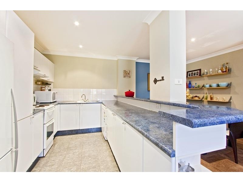 24/4 Mead Drv, Chipping Norton NSW 2170