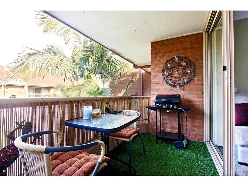 24/4 Mead Drv, Chipping Norton NSW 2170