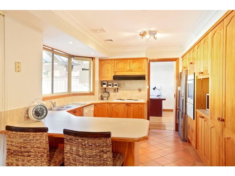 3 Evesham Pl, Chipping Norton NSW 2170