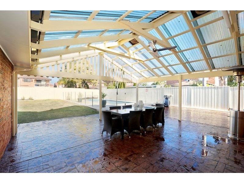 3 Evesham Pl, Chipping Norton NSW 2170