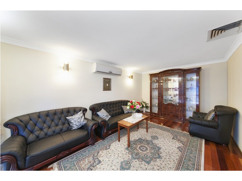 2 Bainbridge Ave, Chipping Norton NSW 2170