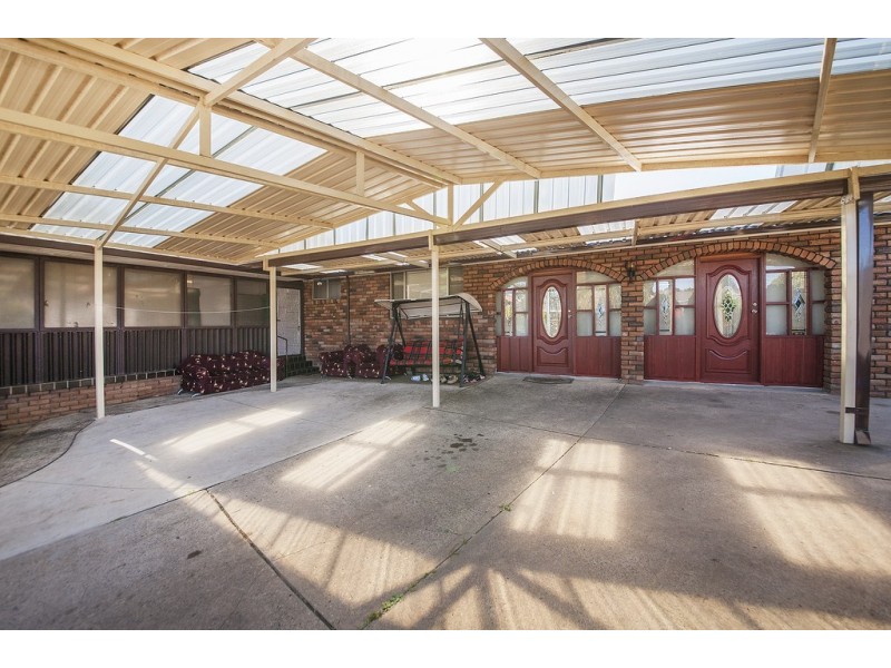 2 Bainbridge Ave, Chipping Norton NSW 2170