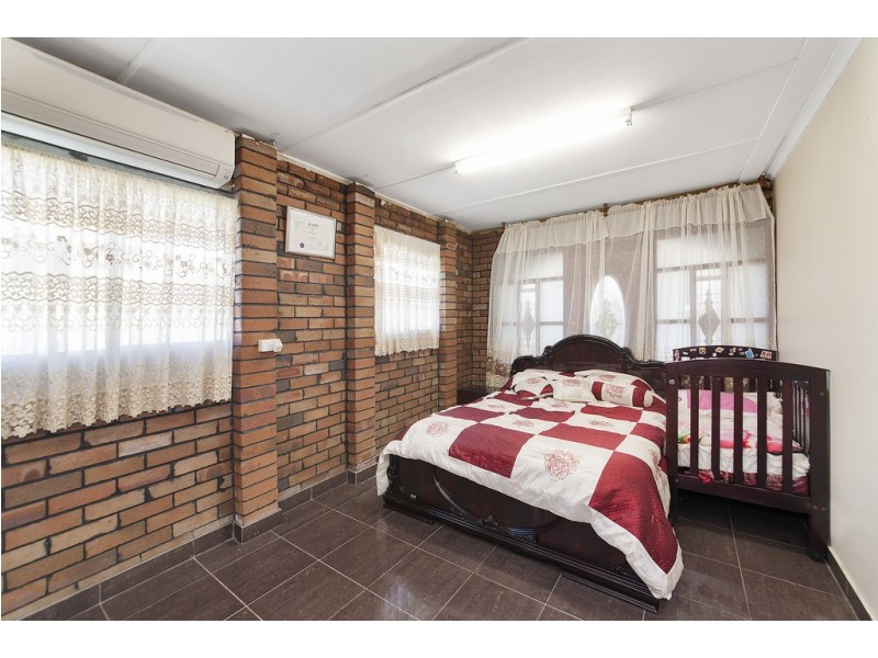 2 Bainbridge Ave, Chipping Norton NSW 2170