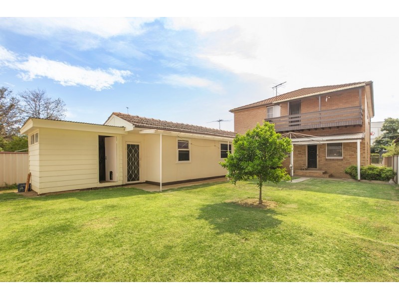 4 Moorebank Ave, Moorebank NSW 2170