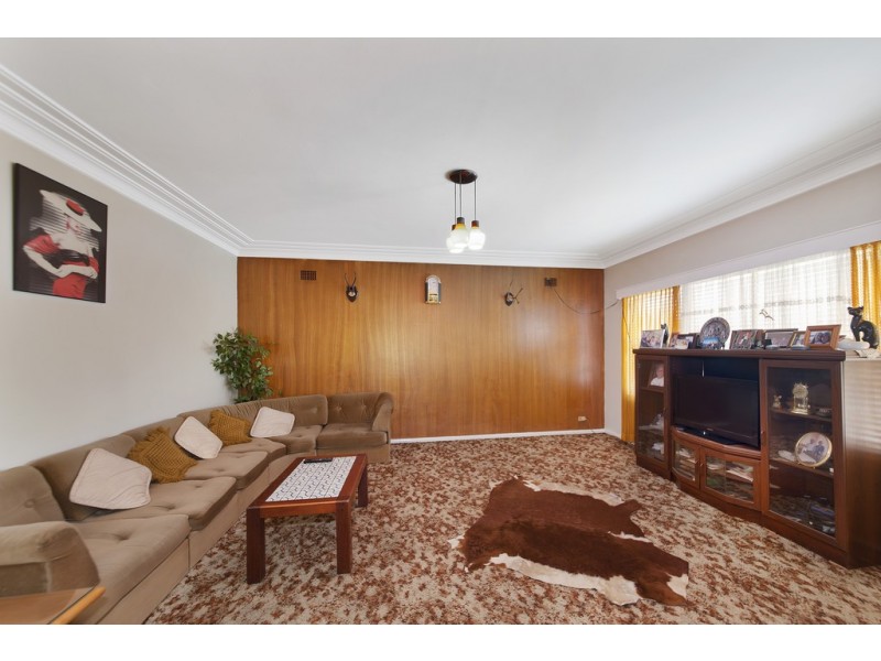 4 Moorebank Ave, Moorebank NSW 2170