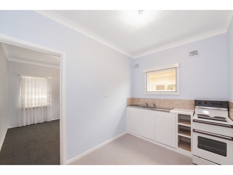 4 Moorebank Ave, Moorebank NSW 2170