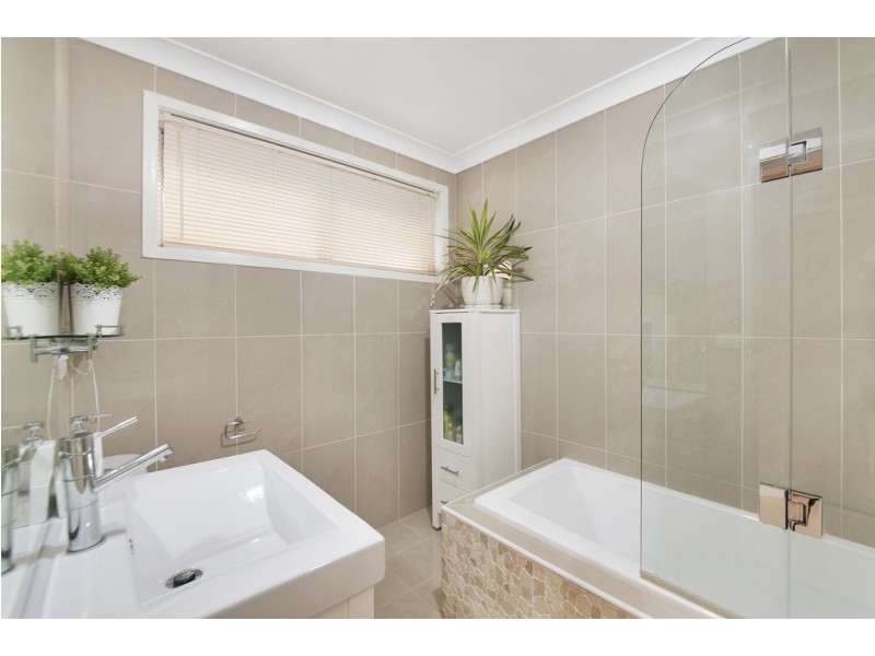 4 Whelan Avenue, Chipping Norton NSW 2170