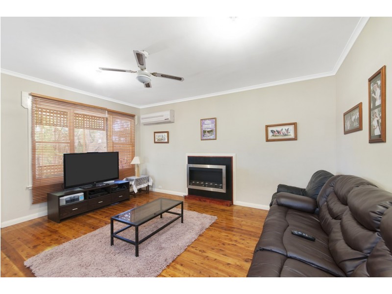 26 Governor Macquarie Drv, Chipping Norton NSW 2170