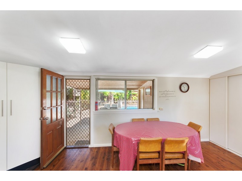 26 Governor Macquarie Drv, Chipping Norton NSW 2170