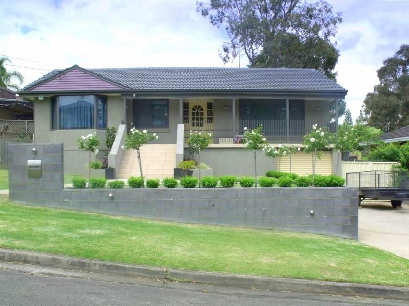 47 Gal Crescent, Moorebank NSW 2170