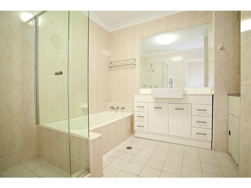 21/2 Mead Drive, Chipping Norton NSW 2170